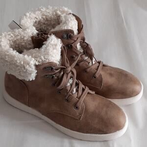 NWT B-52 by Bullboxer Chulkka Brown Suede fuzzy Casual sneaker boots 11